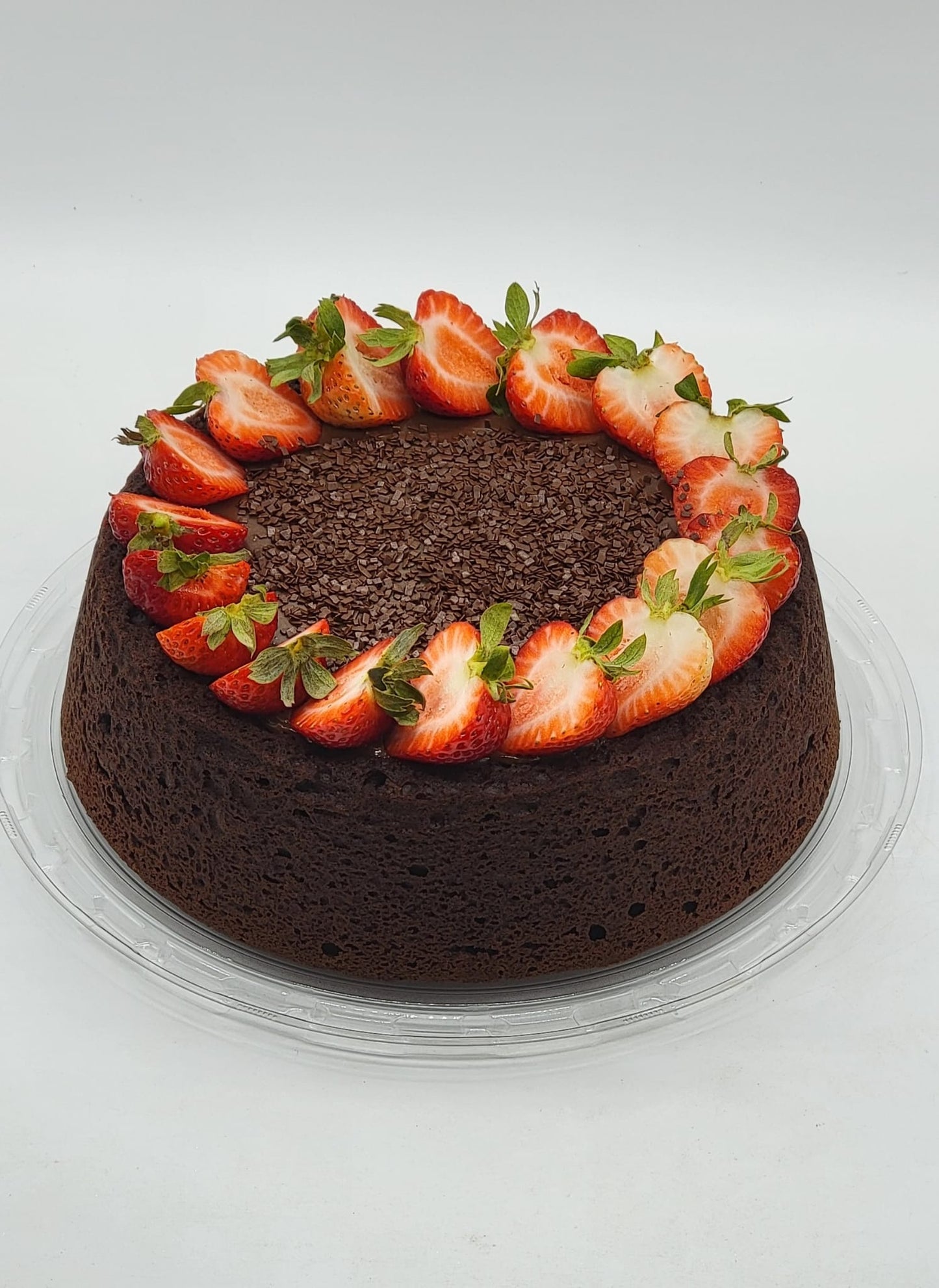 Bolo Piscina de Chocolate com Brigadeiro Belga e Morangos (MIL DOCES)